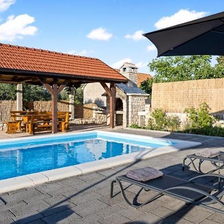 Villa Olive Tree House With Jacuzzi, Wifi And 40M2 Pool à Siritovci Extérieur photo