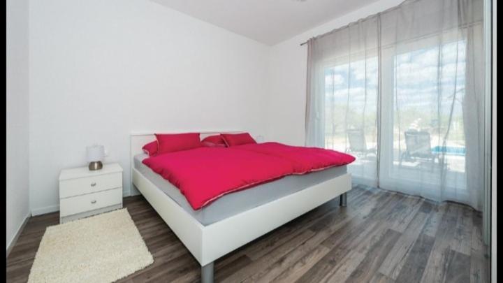 Villa Olive Tree House With Jacuzzi, Wifi And 40M2 Pool à Siritovci Extérieur photo